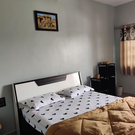 Lee Homestay Hampi Exteriör bild
