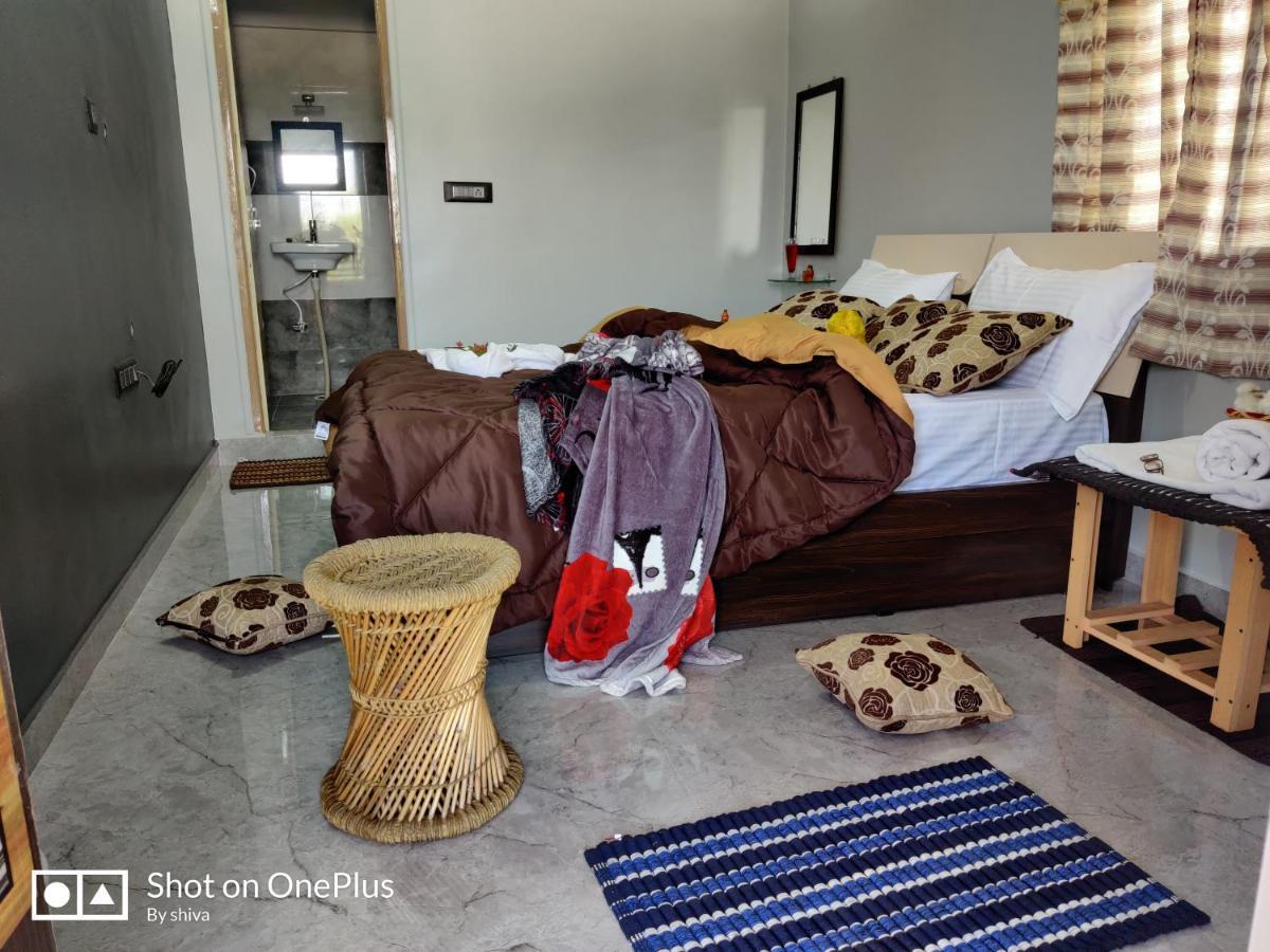 Lee Homestay Hampi Exteriör bild