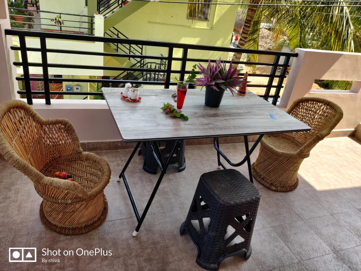 Lee Homestay Hampi Exteriör bild