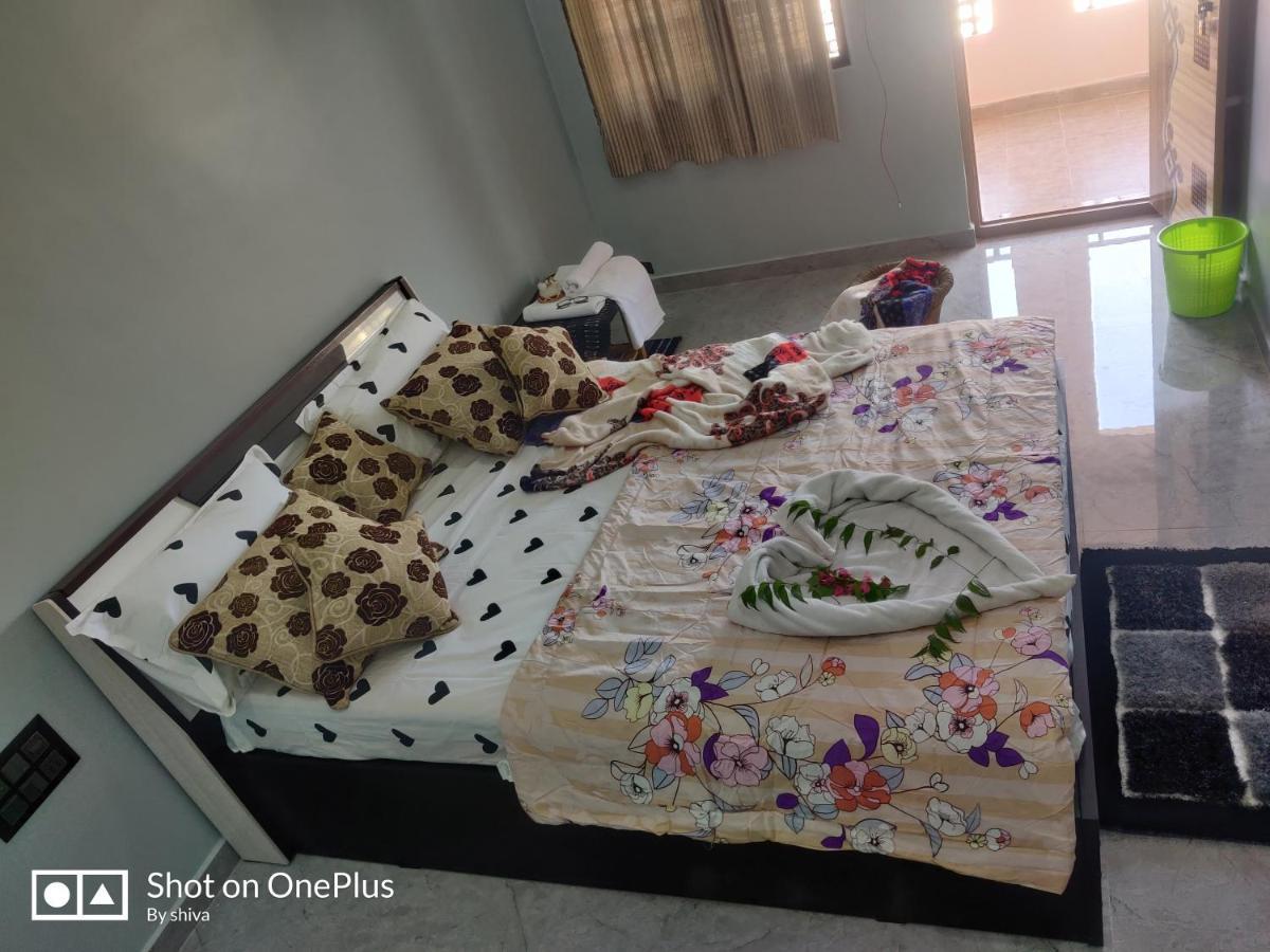 Lee Homestay Hampi Exteriör bild